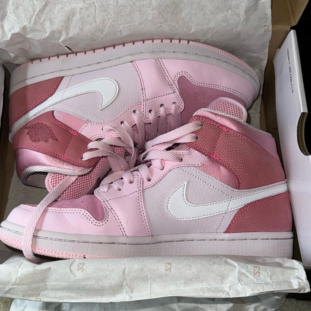 Air jordan 1 Mid digital pink